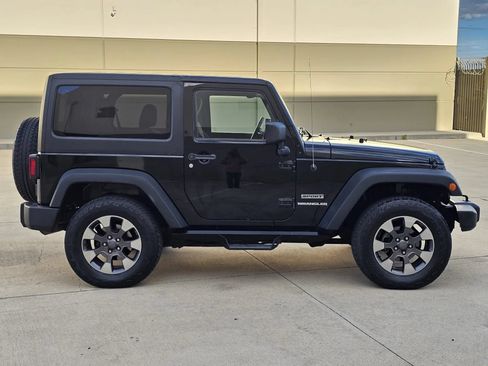 Used 2014 Jeep Wrangler Sport AWD/4WD image 4