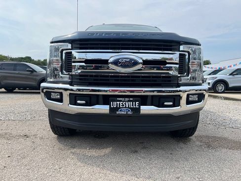 Used 2019 Ford F250 XLT w/ XLT Premium Package AWD/4WD image 3