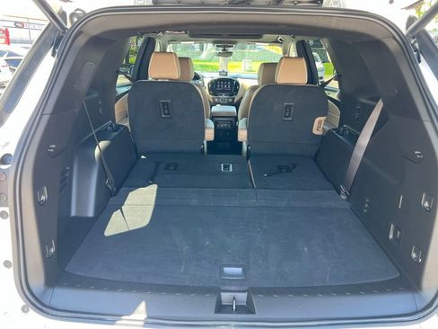 Used 2023 Chevrolet Traverse Premier w/ LPO, Floor Liner Package AWD/4WD image 25