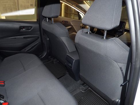 Used 2022 Toyota Corolla LE image 16