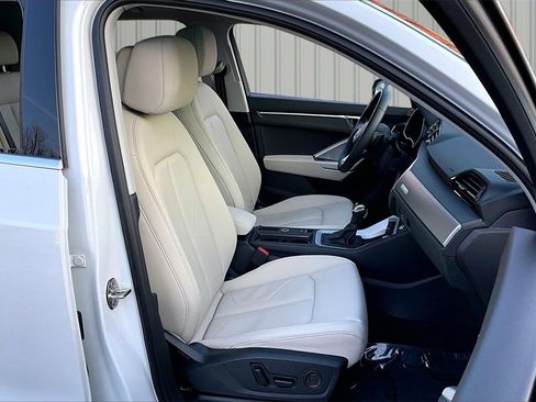 Used 2025 Audi Q3 2.0T Premium Plus w/ Premium Plus Package image 29