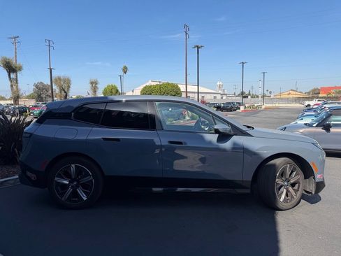 Used 2024 BMW iX xDrive50 w/ Sport Package AWD/4WD image 9
