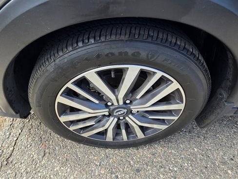 Used 2024 Nissan Kicks SV FWD image 10