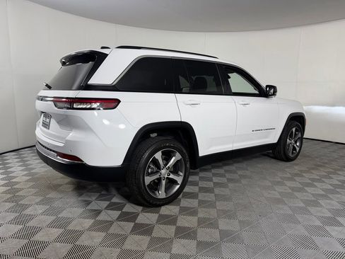 Used 2023 Jeep Grand Cherokee 4WD 4xe image 5