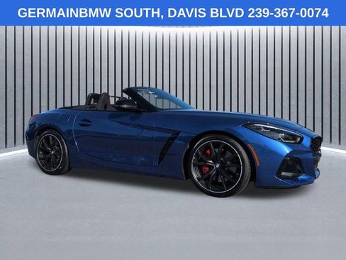 Certified 2025 BMW Z4 M40i w/ Premium Package RWD image 3