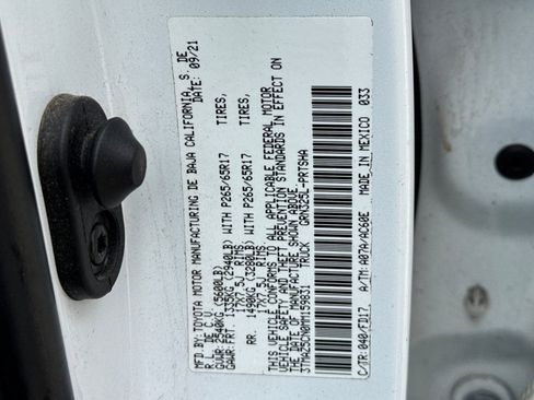 Used 2021 Toyota Tacoma TRD Sport w/ Technology Package image 28