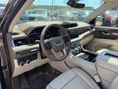 Used 2021 GMC Yukon Denali w/ Denali Ultimate Package RWD image 12