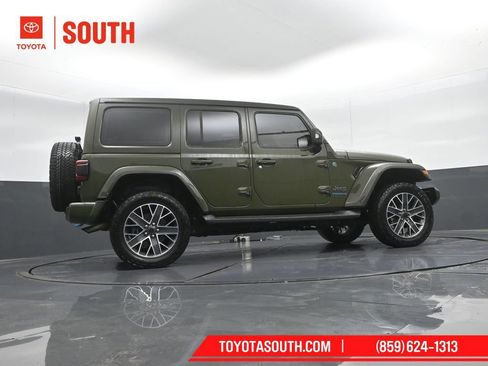 Used 2024 Jeep Wrangler High Altitude AWD/4WD image 38