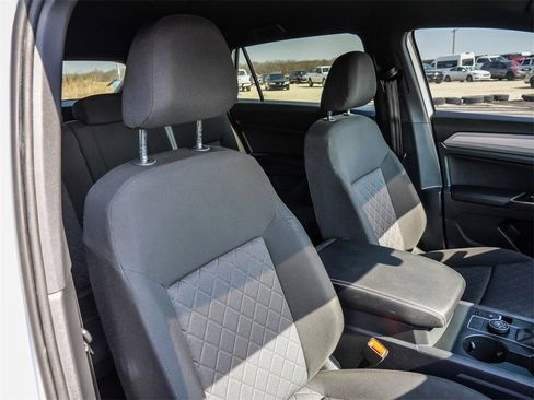 Used 2020 Volkswagen Atlas Cross Sport S image 17