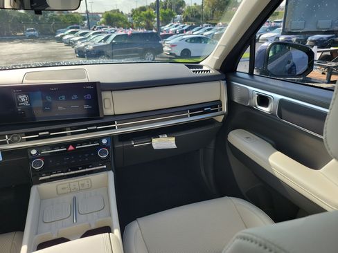 Used 2025 Hyundai Santa Fe SEL FWD image 15
