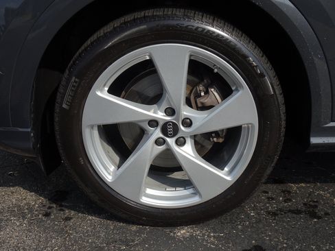 Certified 2025 Audi Q5 Prestige AWD/4WD image 15