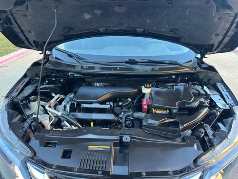 Used 2022 Nissan Rogue Sport S image 11