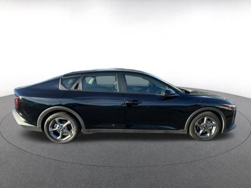 Used 2025 Kia K4 LXS image 16