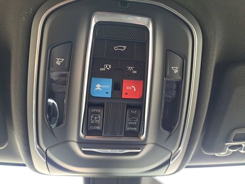 New 2025 Jeep Grand Cherokee L Altitude image 12