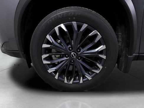 Used 2025 Nissan Rogue SL w/ Tech Package FWD image 14