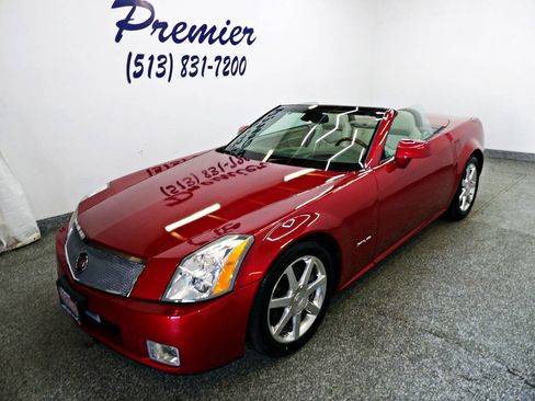 Used 2005 Cadillac XLR RWD image 4