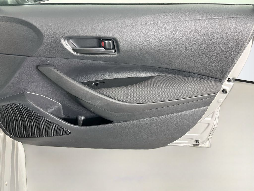 Used 2025 Toyota Corolla LE FWD image 33