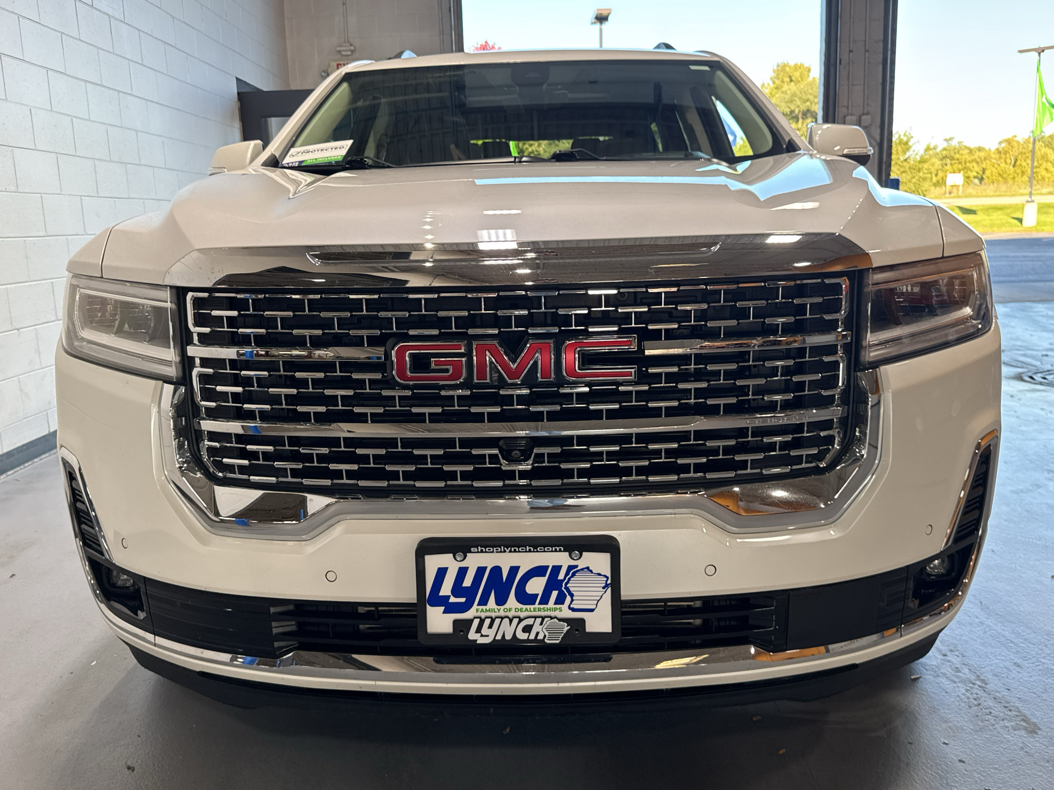 Used 2021 GMC Acadia Denali w/ Denali Ultimate Package AWD/4WD image 8