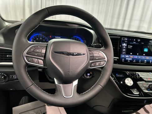 New 2026 Chrysler Voyager LX image 13