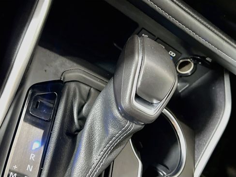 Used 2022 Toyota Highlander XLE FWD image 24