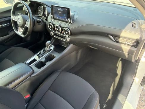 Used 2022 Nissan Sentra SV image 13