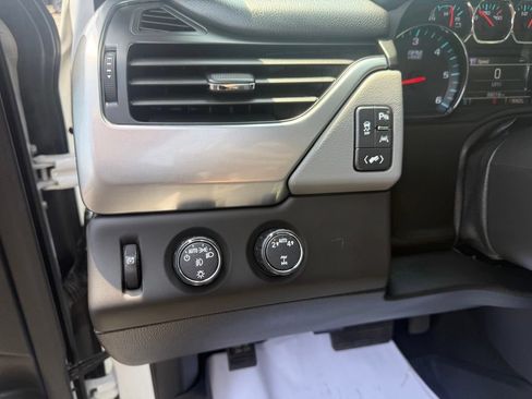 Used 2018 Chevrolet Tahoe LT w/ Luxury Package AWD/4WD image 17