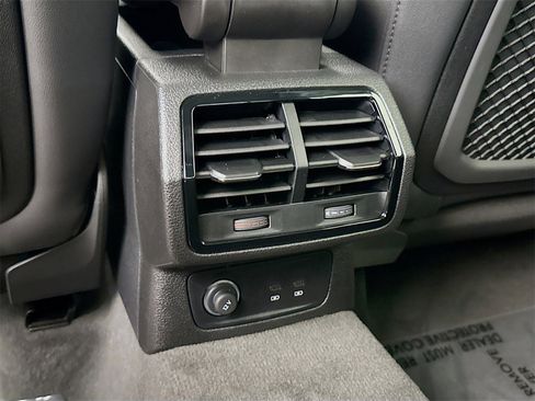 New 2025 Audi Q3 2.0T Premium image 25