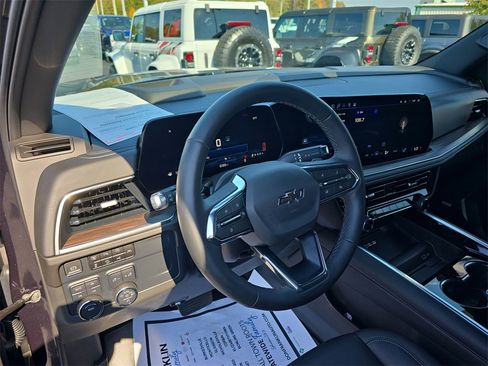 Used 2025 Chevrolet Tahoe Z71 w/ Comfort Package image 20