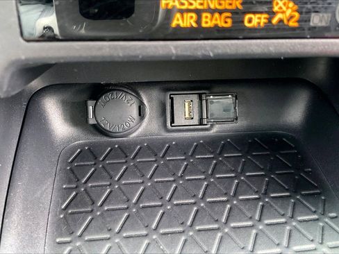 Used 2020 Toyota RAV4 XLE Premium image 18