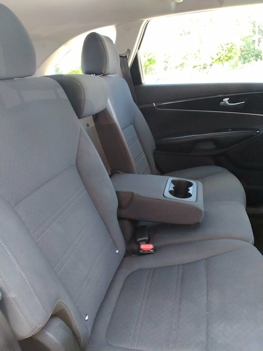 Used 2017 Kia Sorento FWD image 9