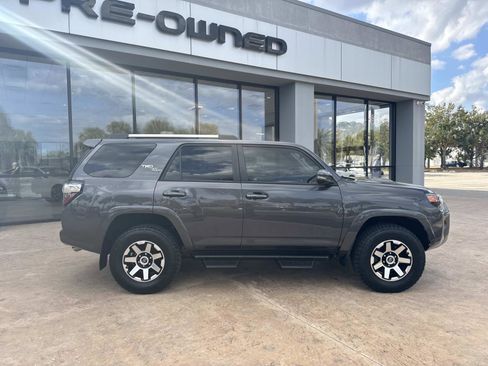 Used 2018 Toyota 4Runner TRD Off-Road Premium image 2