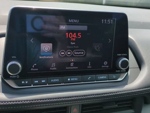 Used 2026 Nissan Rogue S FWD image 16