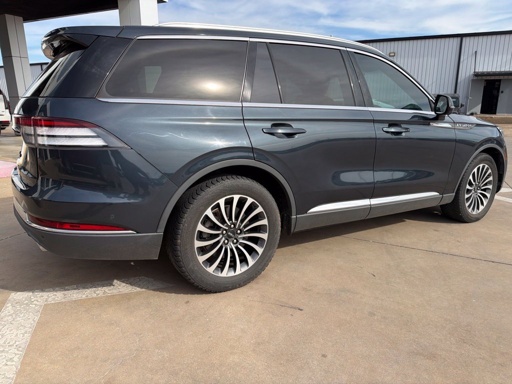 Used 2022 Lincoln Aviator Reserve w/ Class IV Trailer Tow Package RWD image 3