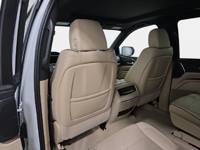 Used 2023 Cadillac Escalade ESV Premium Luxury w/ LPO, Floor Liner Package AWD/4WD image 12