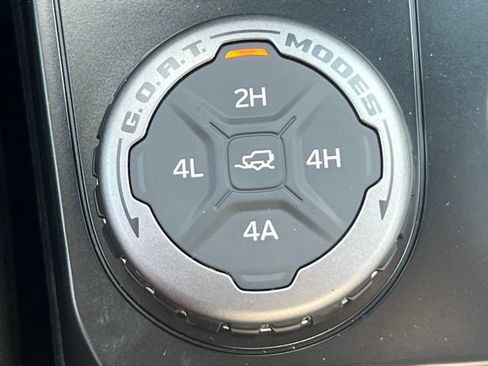 New 2025 Ford Bronco Badlands image 8