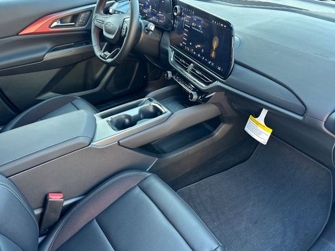 New 2025 Chevrolet Equinox EV RS image 16