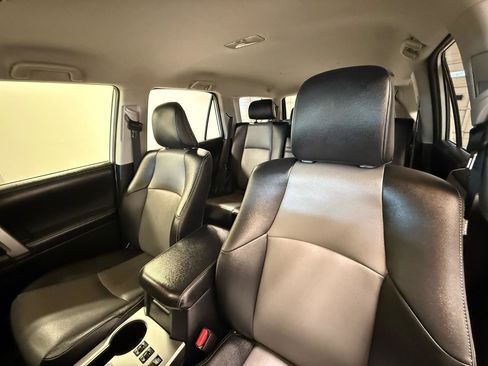 Used 2019 Toyota 4Runner SR5 Premium image 14