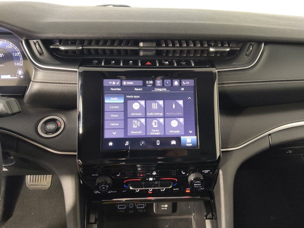 Used 2023 Jeep Grand Cherokee Laredo w/ Luxury Tech Group I AWD/4WD image 25