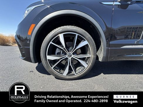 Used 2022 Volkswagen Tiguan SEL R-Line image 11