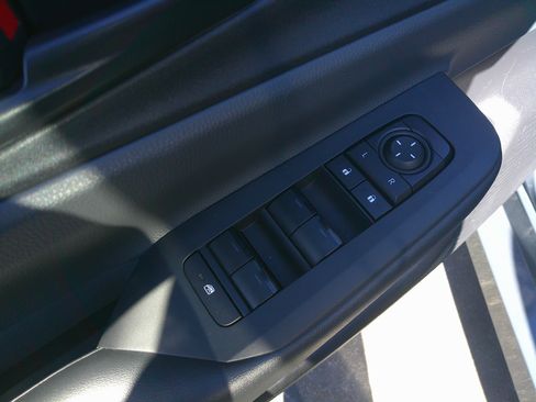 Used 2024 Toyota Prius LE image 18