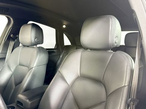 Certified 2020 Porsche Macan AWD/4WD image 5