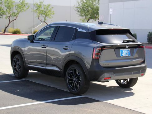 Used 2026 Nissan Kicks SR FWD image 7
