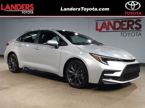 Used 2024 Toyota Corolla SE FWD image 1