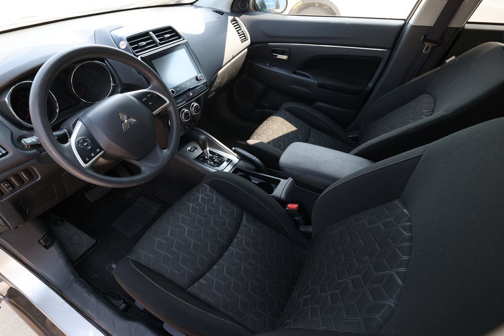 Used 2026 Mitsubishi Outlander Sport ES AWD/4WD image 9