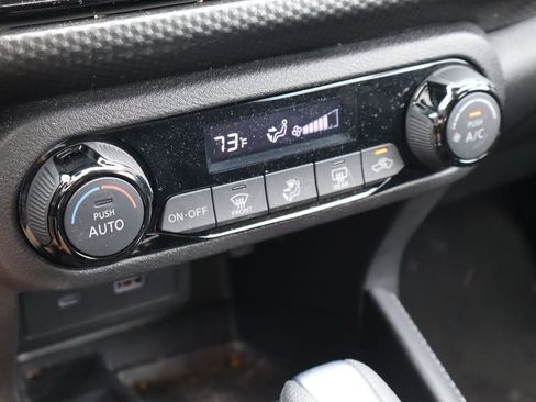 Used 2022 Nissan Kicks SV FWD image 22