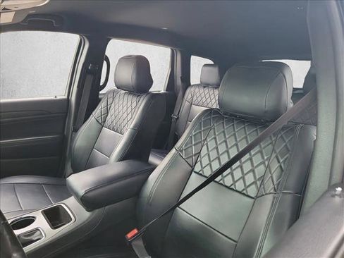 Used 2020 Jeep Grand Cherokee Laredo image 10