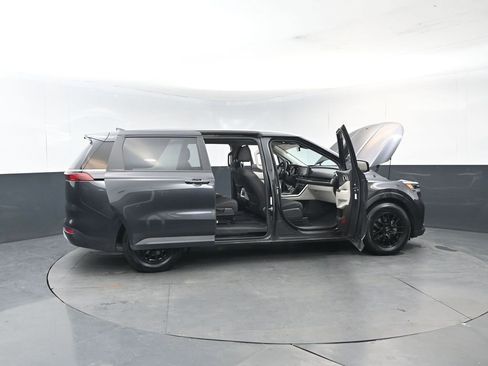 Certified 2024 Kia Carnival LX image 30