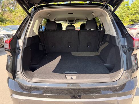 Certified 2026 Nissan Rogue SL AWD/4WD image 9