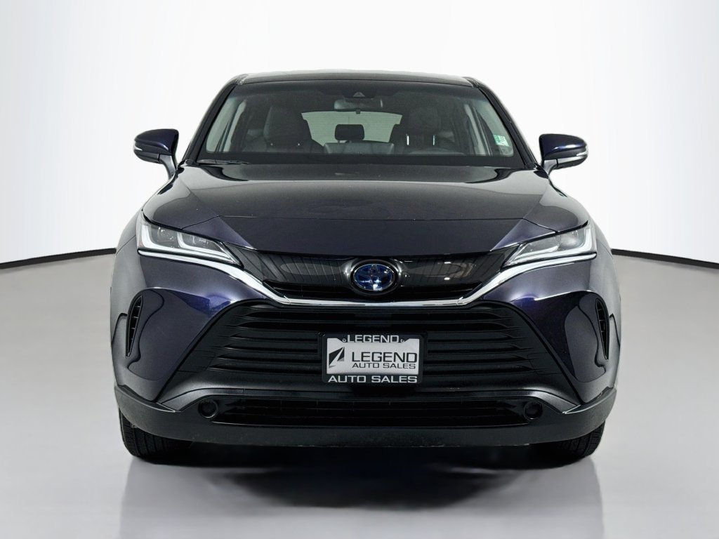 Used 2024 Toyota Venza LE AWD/4WD image 3