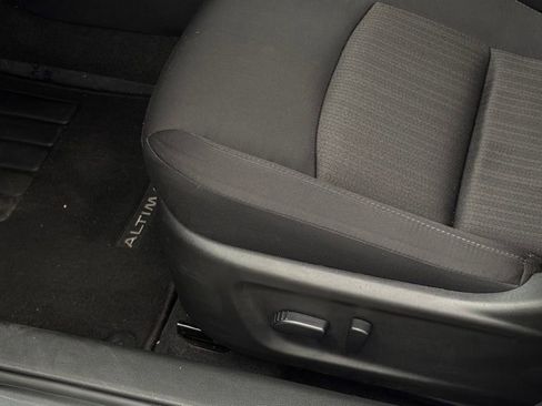 Certified 2025 Nissan Altima 2.5 SV FWD image 12